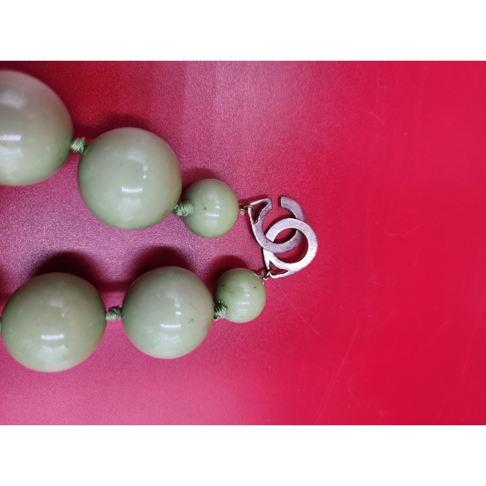 VINTAGE LES BERNARD Chunky Green Lucite Bead GRADUATED Necklace Signed 60s 70s - Picture 4 of 9